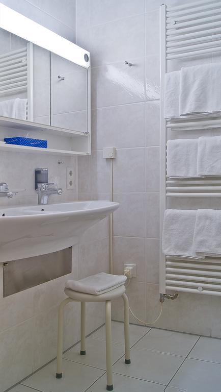 Zum Kranz Garni Hotel Bad Rippoldsau Room photo