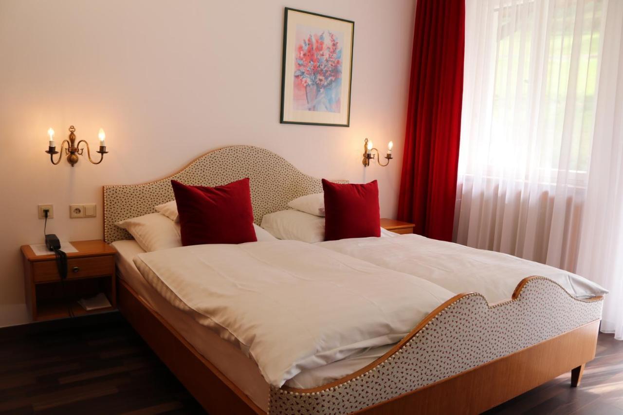 Zum Kranz Garni Hotel Bad Rippoldsau Exterior photo